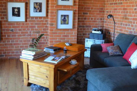 The Wicked Villa - Accommodation Redcliffe 4