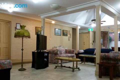 Boutique Motel Sefton House - Accommodation Redcliffe 4