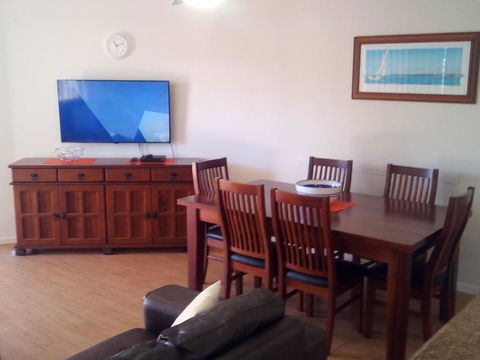 The Apartments Kings Beach Surfside - Accommodation Redcliffe 6