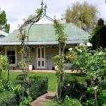 Drayshed Cottage - Accommodation Redcliffe 0