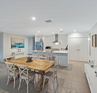 Into The Blue - Accommodation Redcliffe