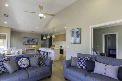 Winter Home - Our Place At Bright - Accommodation Redcliffe 5