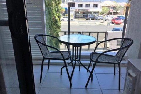Inner City Granny Flat - Accommodation Redcliffe 1