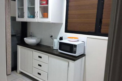 Inner City Granny Flat - Accommodation Redcliffe 6