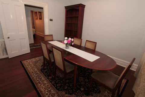 Evelyn House - Accommodation Redcliffe 1