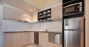 Shiraz - Accommodation Redcliffe 5