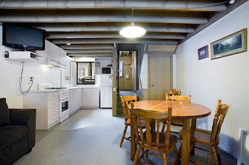 Battys - Accommodation Redcliffe 3