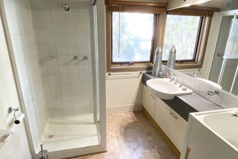 Westons - Accommodation Redcliffe 4