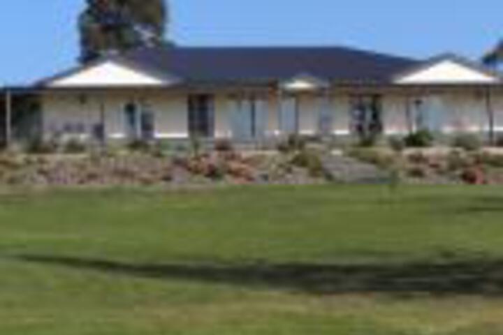 Nyora ACT Accommodation Redcliffe