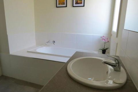 38 Wright Tce Encounter Bay - Accommodation Redcliffe 2