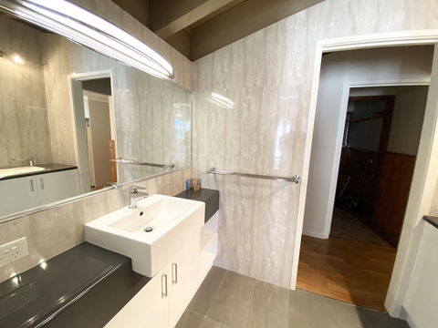 Crystal Brook - Accommodation Redcliffe 4