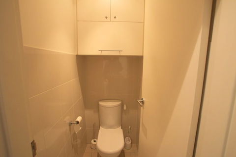 Beehive 18 - Accommodation Redcliffe 5