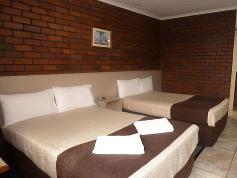 Pioneer Lodge Motel - Accommodation Redcliffe 3