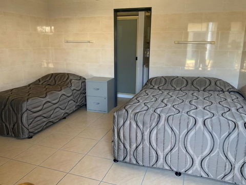 Top 1 Motel - Accommodation Redcliffe 1