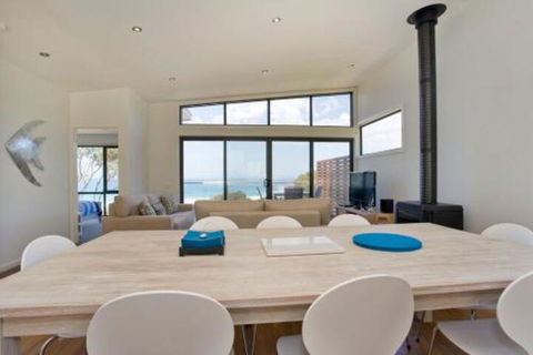 Earth Sea Sky - Accommodation Redcliffe 6