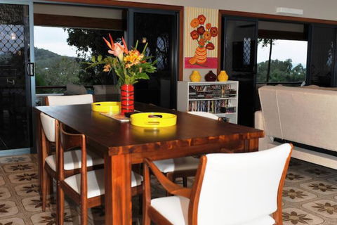 The Sanctuary Retreat - Accommodation Redcliffe 2
