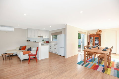 Rosie's - Accommodation Redcliffe 6