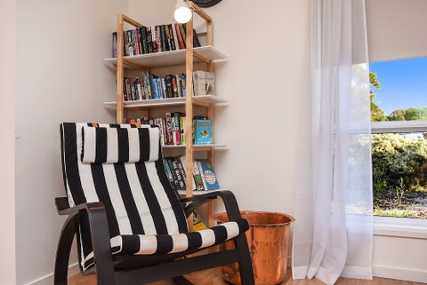 Rosie's - Accommodation Redcliffe 2