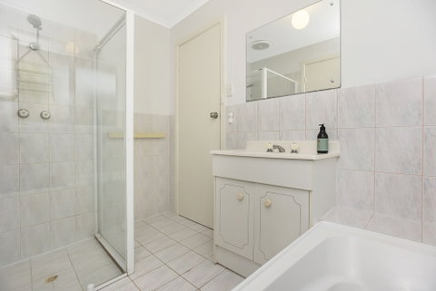 Rosie's - Accommodation Redcliffe 5