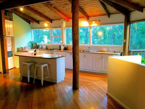 Eaglehawk Rainforest Retreat - Accommodation Redcliffe 2