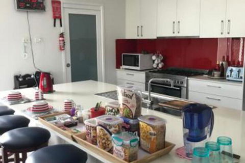 M & Ts Waterfront Bed & Breakfast - Accommodation Redcliffe 3