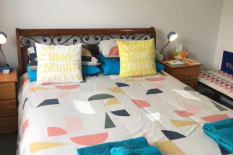 M & Ts Waterfront Bed & Breakfast - Accommodation Redcliffe 7