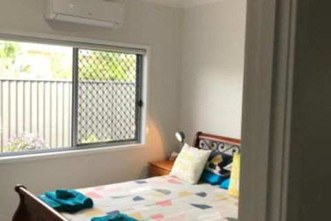 M & Ts Waterfront Bed & Breakfast - Accommodation Redcliffe 2