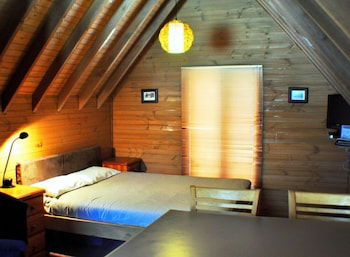 Loft - Accommodation Redcliffe 0