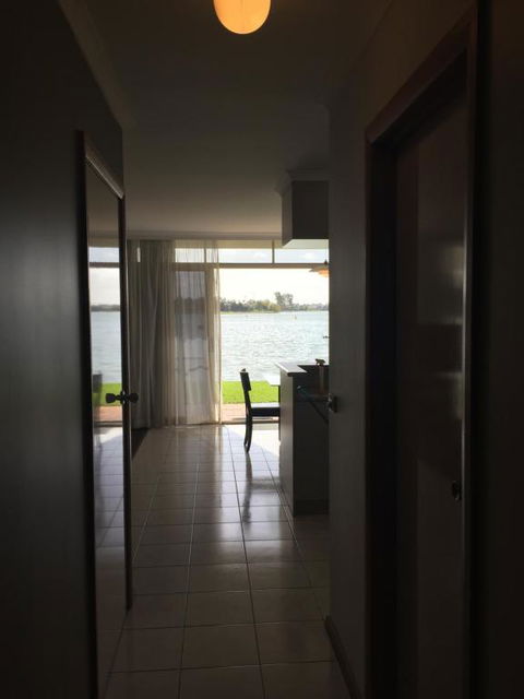 Waterside Holiday Rentals Unit 31 - Accommodation Redcliffe 6
