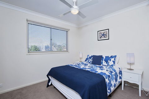 Sea Whispers - Accommodation Redcliffe 3