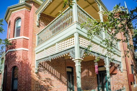 Grenfell Hall B & B - Accommodation Redcliffe 0