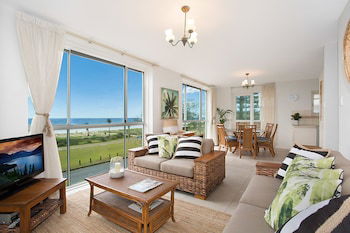 King Tide - Accommodation Redcliffe 0