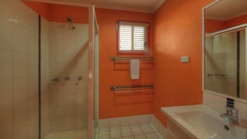 BIG4 Aussie Outback Oasis Holiday Park - Accommodation Redcliffe 1