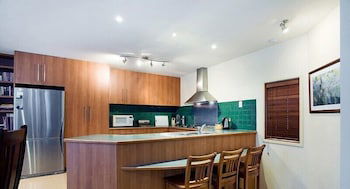 High Plains Drifter - Accommodation Redcliffe 6