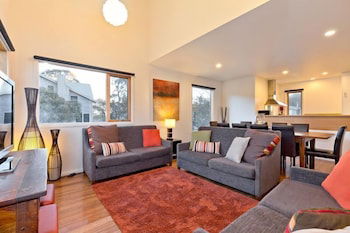 Mitchell - Accommodation Redcliffe 1
