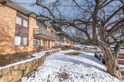 Alpine Apartment Great Location With Views Of Lake Jindabyne - Accommodation Redcliffe 4