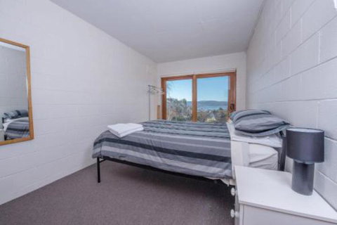 Alpine Apartment Great Location With Views Of Lake Jindabyne - Accommodation Redcliffe 2