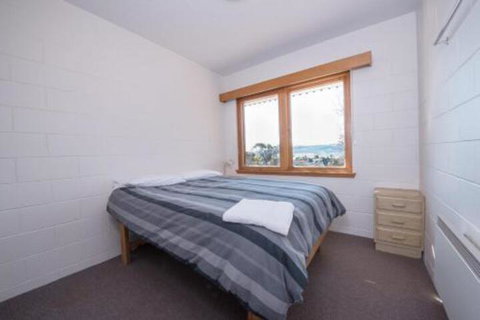 Alpine Apartment Great Location With Views Of Lake Jindabyne - Accommodation Redcliffe 5