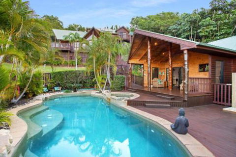 CasaGrande Resort & Day Spa - Accommodation Redcliffe 0