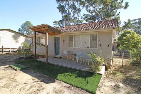 Beach & Bush Getaway - Accommodation Redcliffe 6
