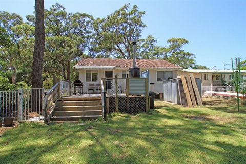 Beach & Bush Getaway - Accommodation Redcliffe 3