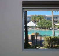 Lagoon Pool 2 Bedroom Spa Suite - Accommodation Redcliffe