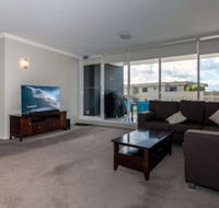 Oasis Unit 3 / 5 Laman Street - Accommodation Redcliffe