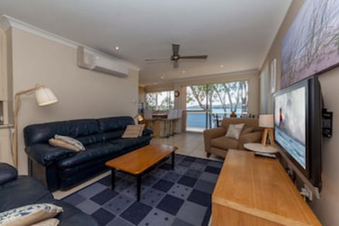 Kooringal Unit 5 / 105 Soldiers Point Road - Accommodation Redcliffe 0