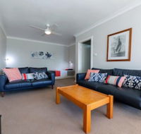 Quarterdeck Unit 1/ 12 Magnus Street - Accommodation Redcliffe