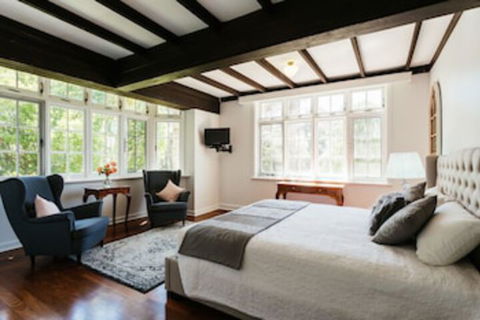 Elliot House - Accommodation Redcliffe 0