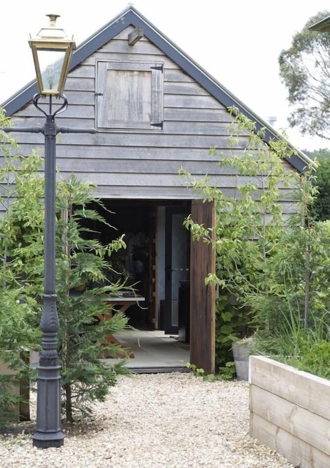 Elm Cottage Barn - Accommodation Redcliffe 1