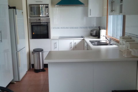 Rennies Beach House - Accommodation Redcliffe 7