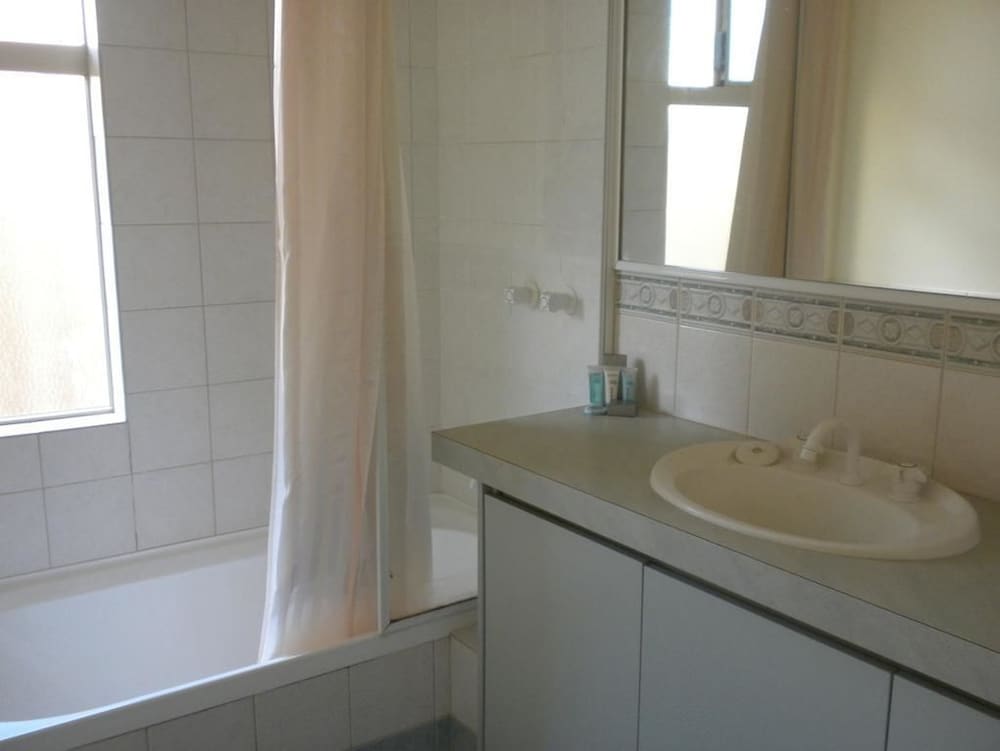 Canning Vale East ACT Accommodation Redcliffe
