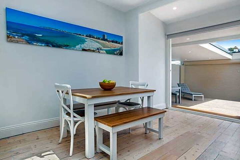 Stylish Manly Beach House Moments From Beach - Accommodation Redcliffe 5